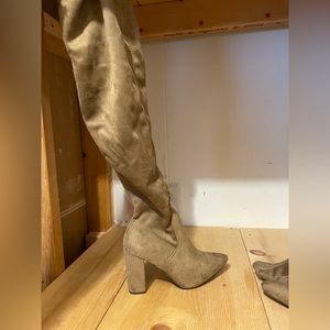 JustFab knee high heeled boots. Size 7.
